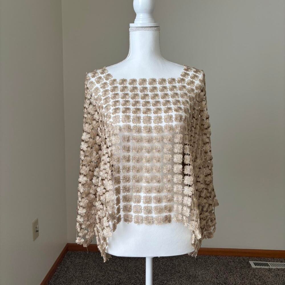 Nwt beautiful gold and cream
